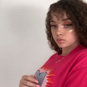 Meet your Posher, Ella